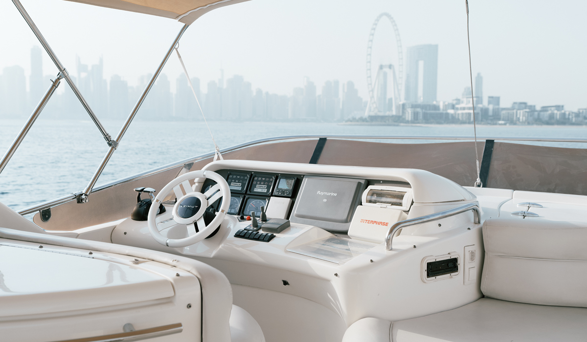 Восторг и умиротворение на борту Azimut 55FT WT Погружаясь в атмосферу безмятежности, гости яхты Azimut 55FT