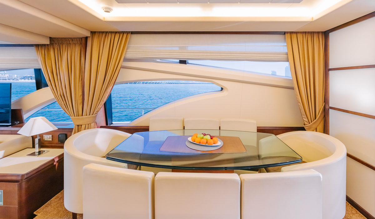 Изящность и мощь яхты AZIMUT 75FT WT: синтез технологий и эстетики в Дубайском море Величественная монокорпусная