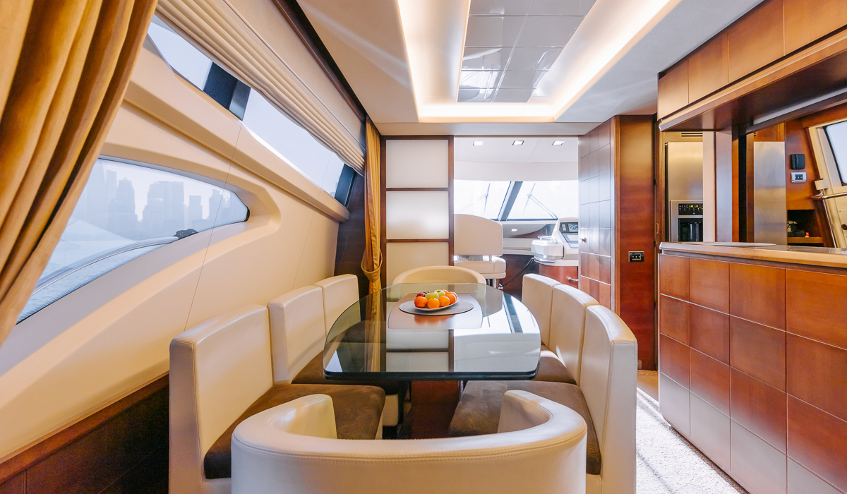 Яхты(а) "WT". Яхта AZIMUT 75FT WT 2 каюты Крейсерские яхты – От 30 до 60 метров. Предназначены для длительных путешествий с комфортом. 4