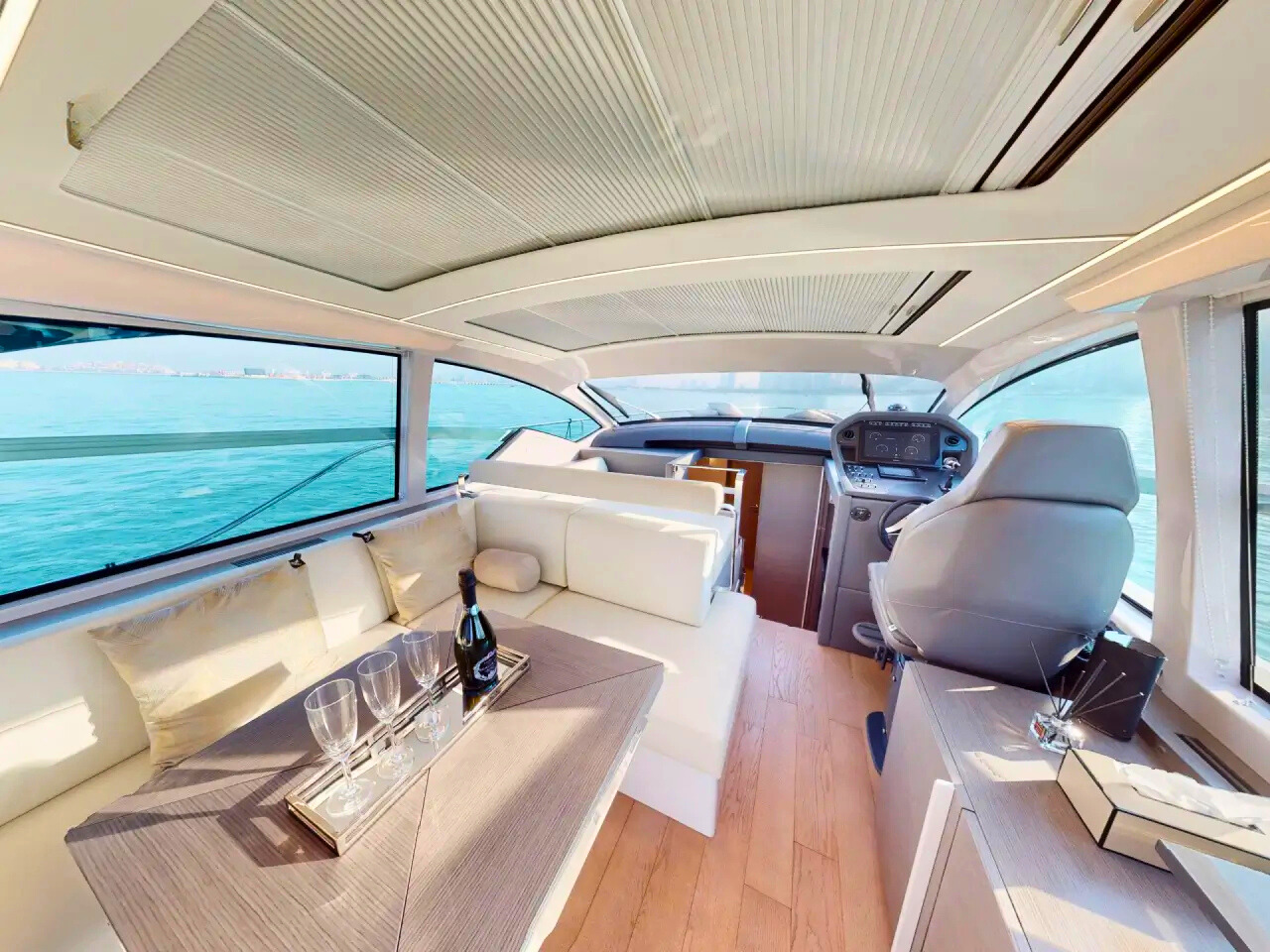 Фото Elite 54FT Pershing White SL в Дубае