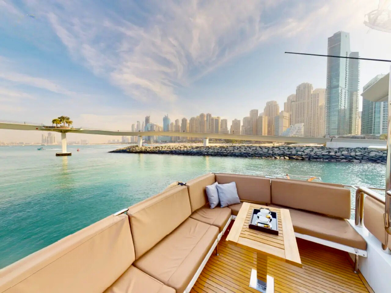 Яхты(а) "SL". Elite Galeon 78FT SL 3 каюты Крейсерские яхты – От 30 до 60 метров. Предназначены для длительных путешествий с комфортом. 3