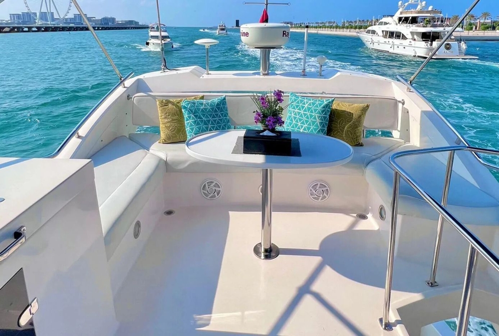 Аналитический обзор яхты Majesty 44FT SL в водах Дубая Величественная и изящная Majesty 44FT SL воплощает