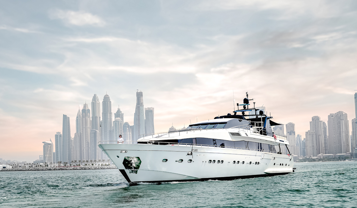 Яхты(а) "WT". Яхта FORTUNE 135FT WT 5 кают Суперяхты – Превышают 60 метров и часто оснащены роскошными удобствами