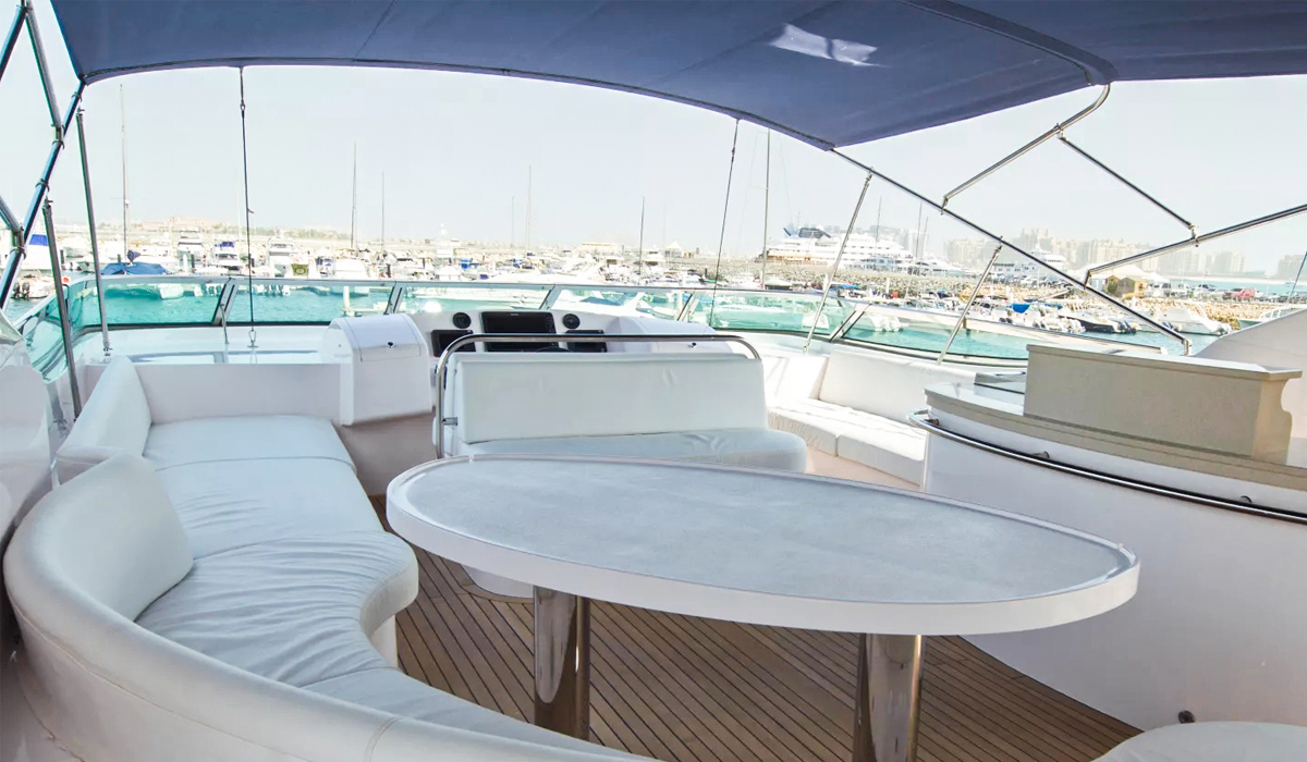 Яхты(а) "WT". Яхта MAJESTY 88FT WT 3 каюты Крейсерские яхты – От 30 до 60 метров. Предназначены для длительных путешествий с комфортом. 2