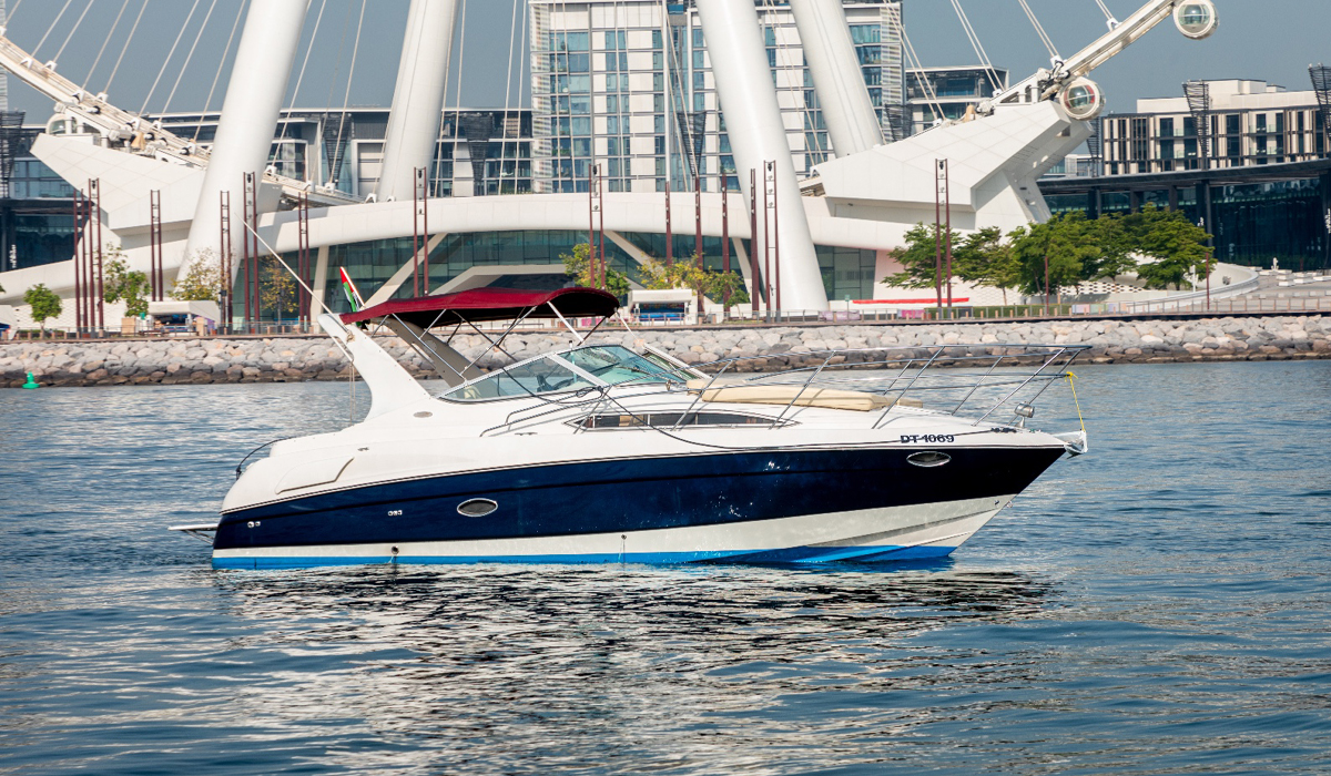 Яхта REGAL 33FT WT представляет собой воплощение утончённой простоты и функциональности, призванная удовлетворить взыскательные запросы морских