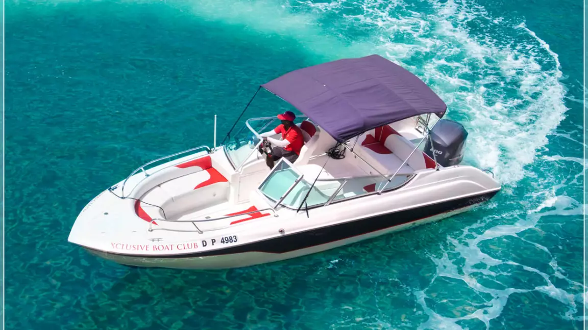Фото Спортивная лодка Sealine 26FT RD в Дубае