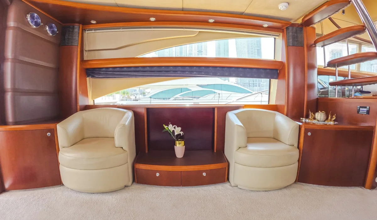 Фото Яхта PRINCESS 72FT WT в Дубае