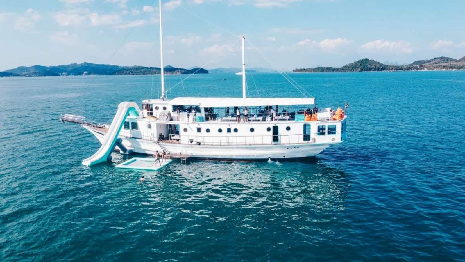 Taipan Yacht 130 футов — моторная яхта, Пхукет