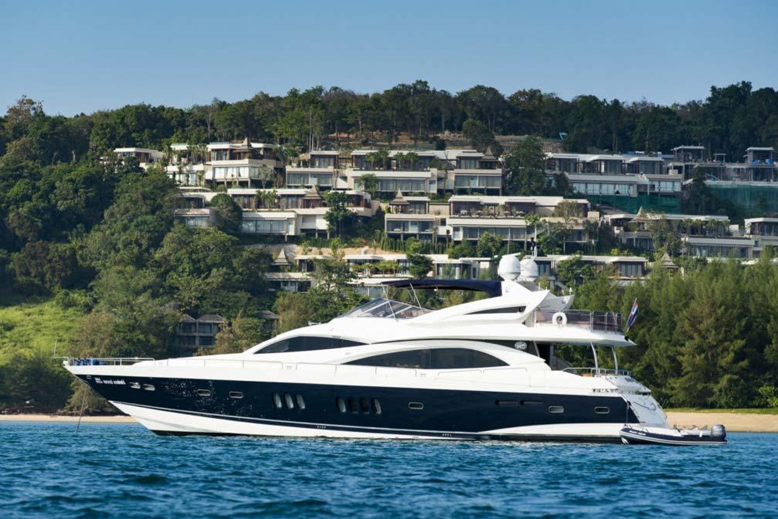 Sunseeker 90 футов — моторная яхта, Пхукет