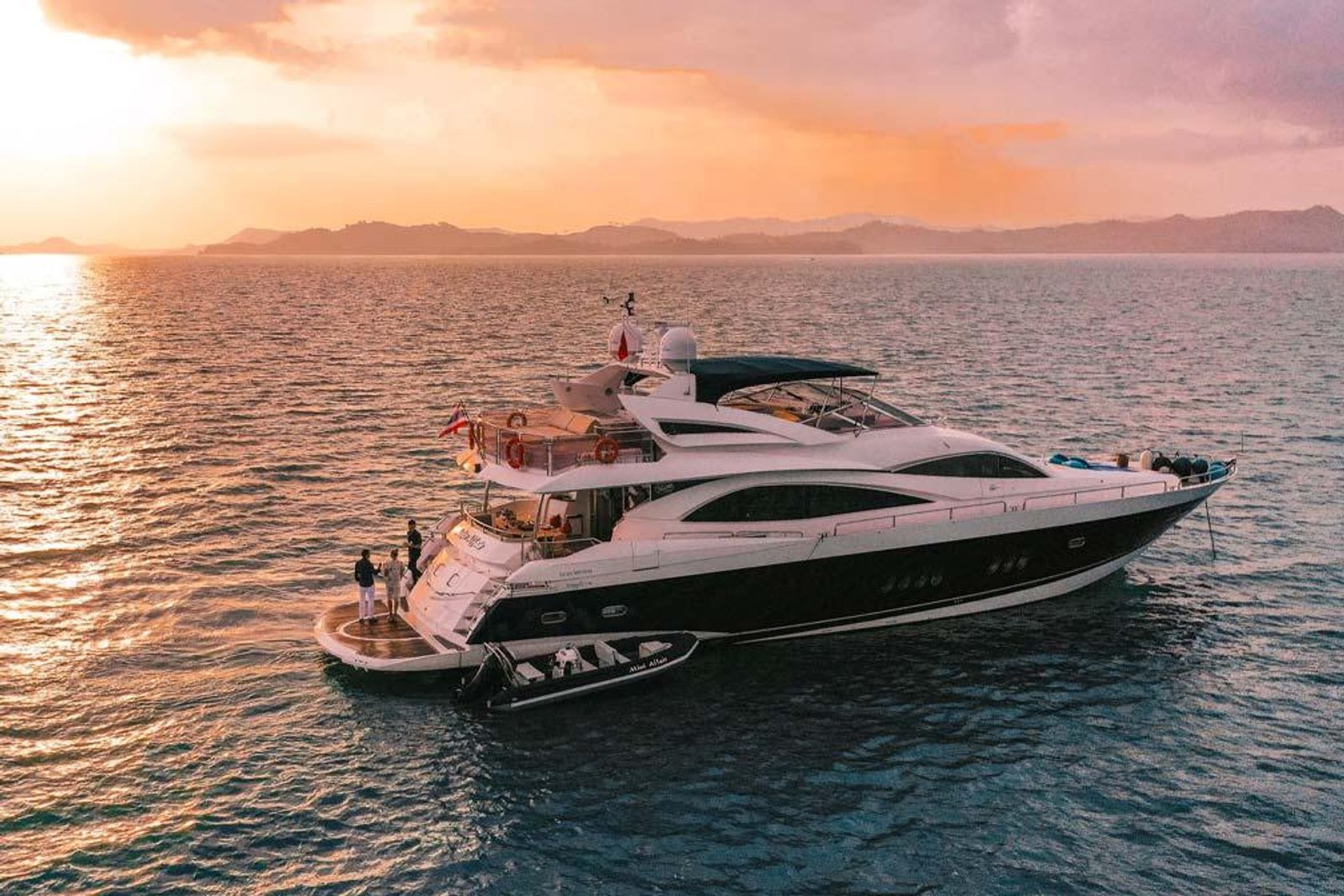 Sunseeker 90 футов — моторная яхта, Пхукет