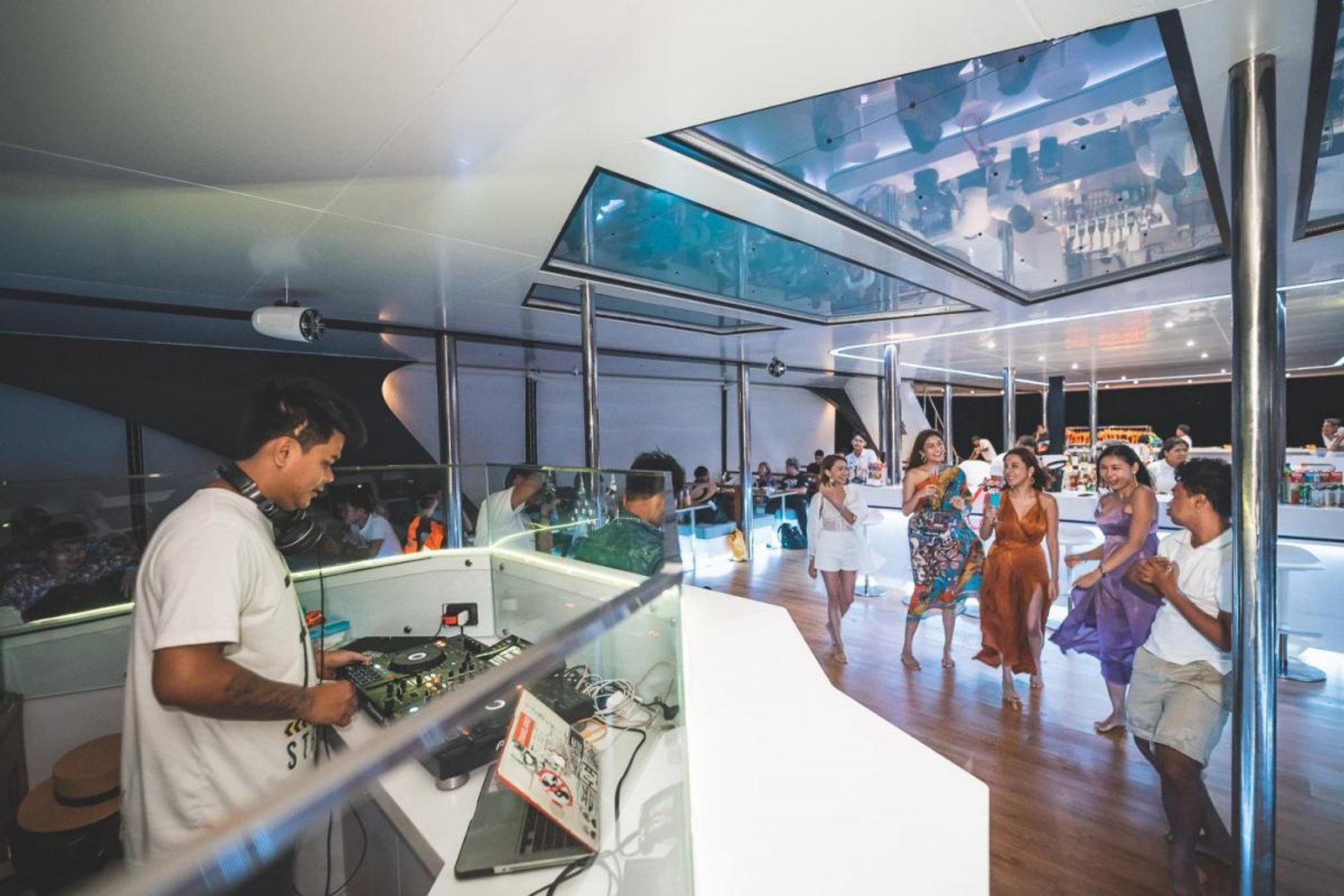 Party Catamaran 111 футов, Пхукет