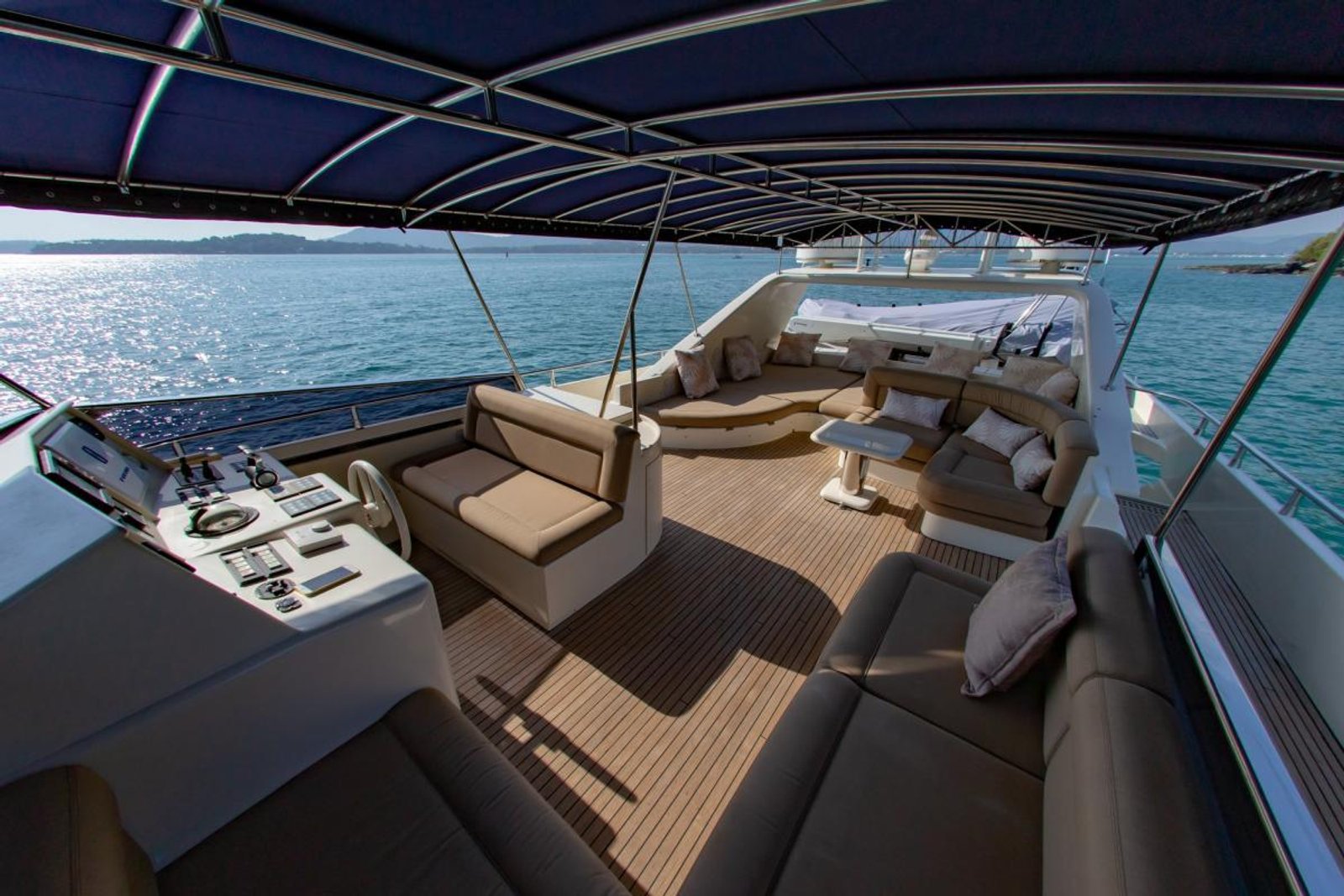 Technema 89 футов — моторная яхта, Пхукет